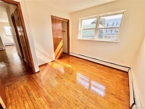 66 Oak St in Port Chester, NY - Building Photo - Building Photo