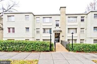 2838 Hartford St SE, Unit 201