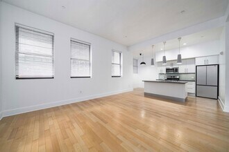 4 Beacon Way in Jersey City, NJ - Foto de edificio - Building Photo