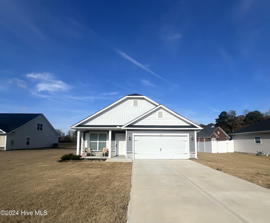 356 Eliza Wy in Winterville, NC - Building Photo