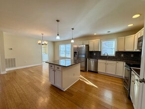 800 Luck Cir in South Hill, VA - Building Photo - Building Photo