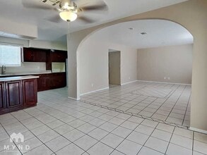 2908 N 40th Dr, Unit 02-028 in Phoenix, AZ - Foto de edificio - Building Photo