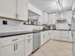 13821 SW 14th St in Miami, FL - Building Photo - Building Photo