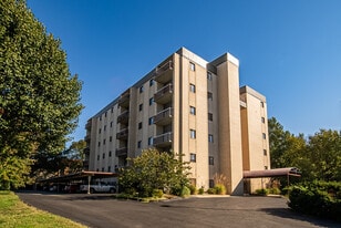 Regency Tower in Springfield, MO - Building Photo