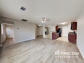12067 Quartersawn Ln in Pinehurst, TX - Building Photo - Building Photo