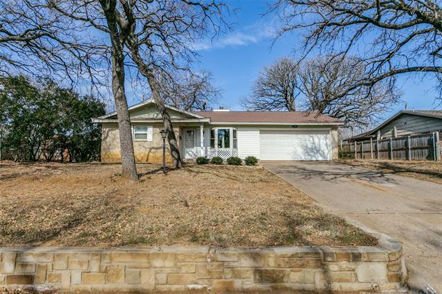 719 Koen Ln in Euless, TX - Building Photo - Building Photo