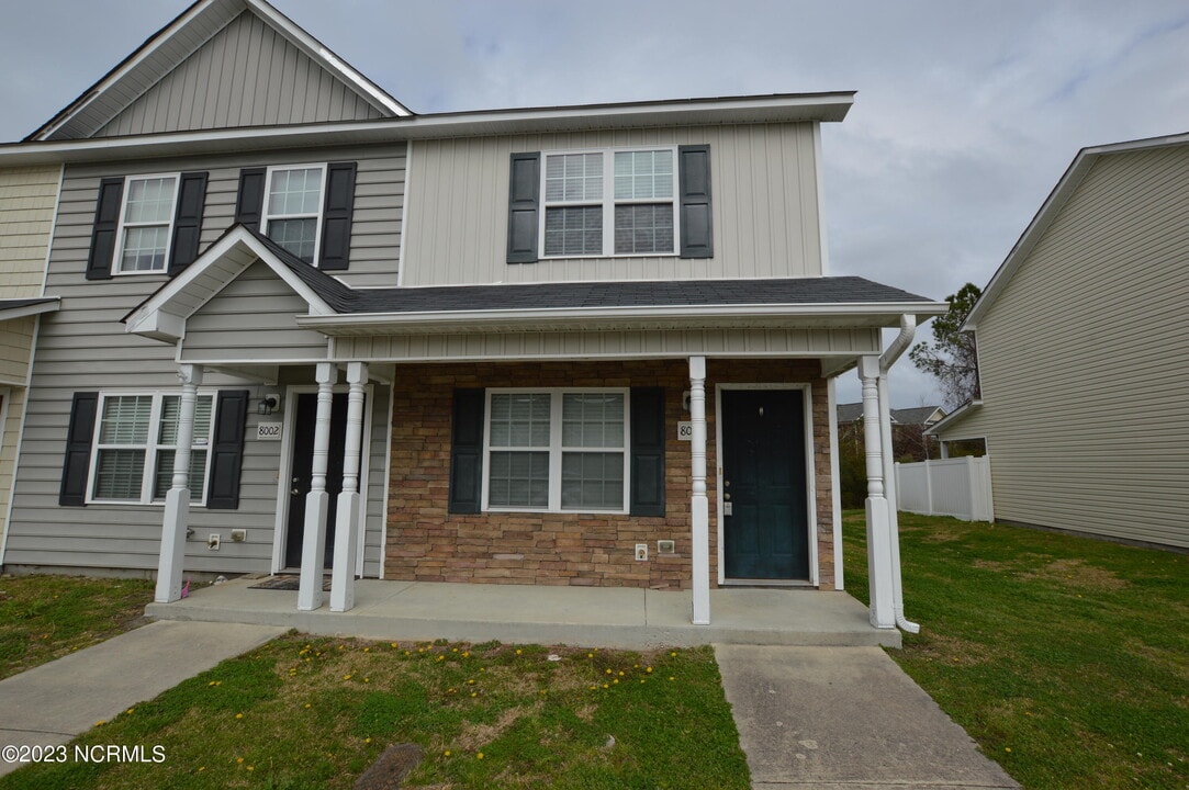 8000 Banister Loop Photo