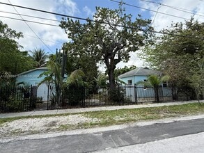 294 NE 57th St in Miami, FL - Building Photo - Building Photo