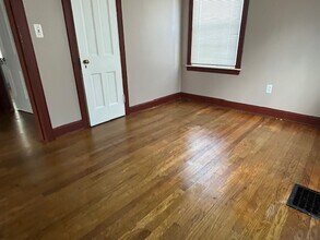 45883 Cass Ave in Utica, MI - Building Photo - Building Photo