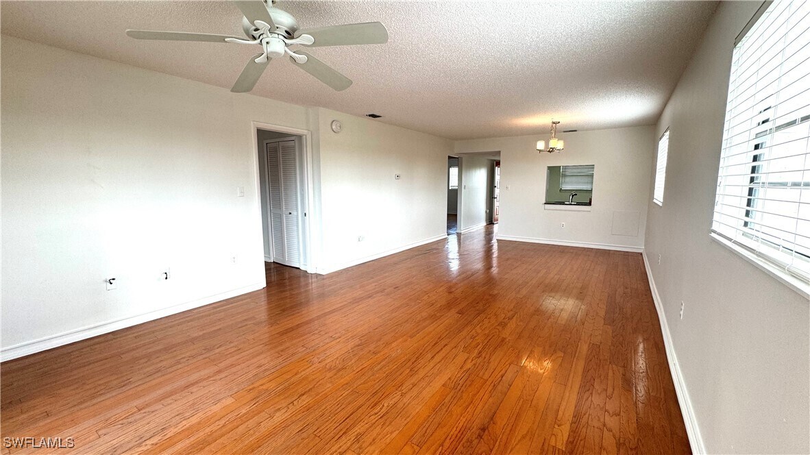 9395 Pennsylvania Ave in Bonita Springs, FL - Building Photo