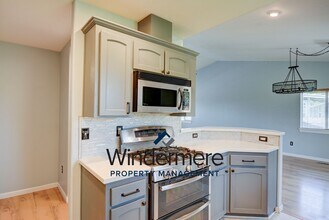 1700 SE 2nd Ct in Oak Harbor, WA - Building Photo - Building Photo