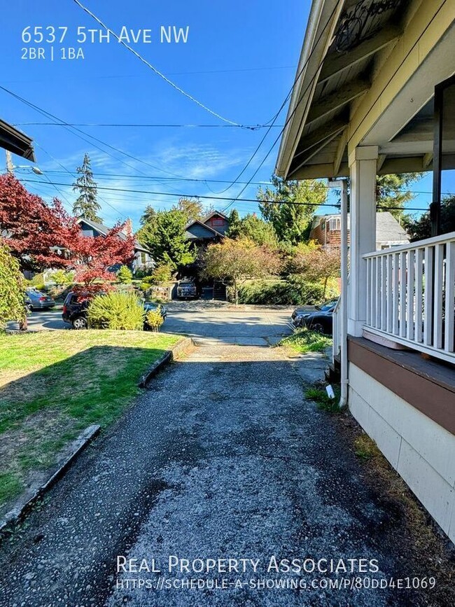 6537 5th Ave NW in Seattle, WA - Foto de edificio - Building Photo