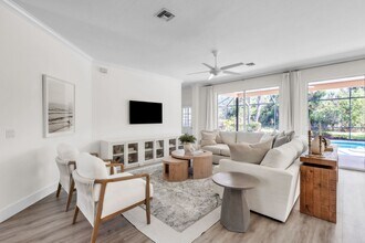 6815 Bay Hill Dr in Bradenton, FL - Building Photo - Building Photo