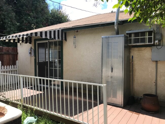 property at 5643 Topeka Dr