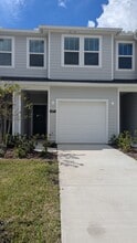 577 Holly Lakes Dr in Orange Park, FL - Building Photo - Building Photo