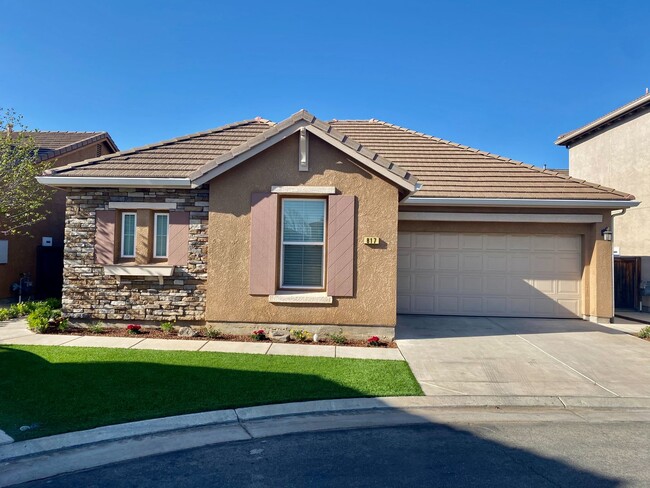 property at 817 Lemieux Ln