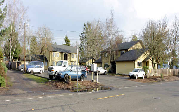 Cornell Place in Hillsboro, OR - Building Photo