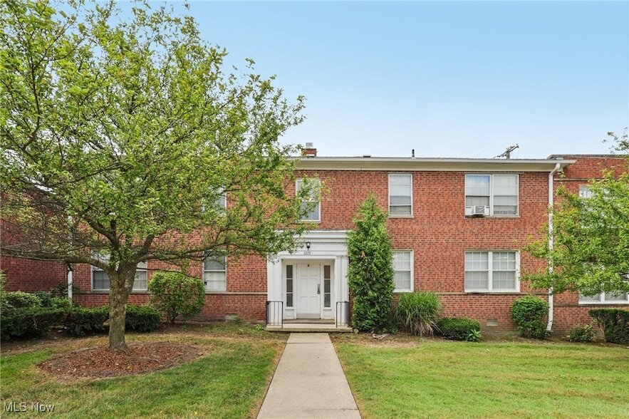 3279 Warrensville Center Rd, Unit 15D in Shaker Heights, OH - Building Photo