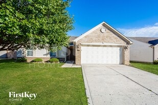 10622 Deercrest Ln in Indianapolis, IN - Building Photo