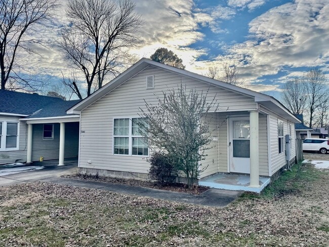 1361 Davis St in Conway, AR - Building Photo - Building Photo
