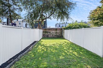 147 East St in Philadelphia, PA - Building Photo - Building Photo