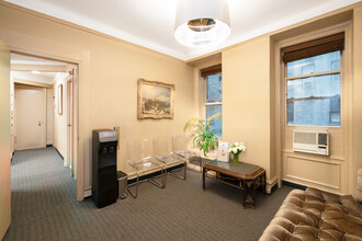 116 E 63rd St in New York, NY - Building Photo - Building Photo