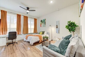 1111 Shepherd Dr, Unit SI ID1380754P in Houston, TX - Foto de edificio - Building Photo