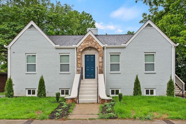 property at 636 Francis Pl NW