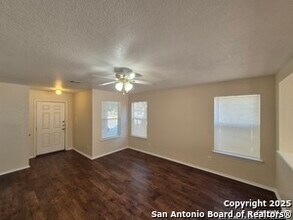 102 Kenrock Ridge in San Antonio, TX - Building Photo - Building Photo