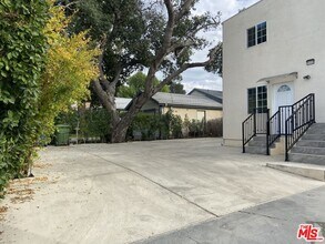 8448 Fenwick St in Los Angeles, CA - Building Photo - Building Photo