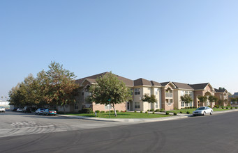 Park Place Senior in Bakersfield, CA - Building Photo - Building Photo