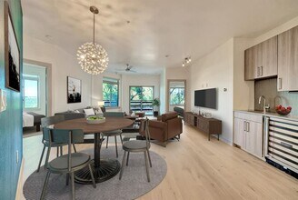 3600 S Lamar Blvd in Austin, TX - Building Photo - Building Photo