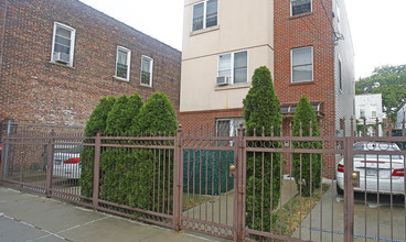 424 Montauk Ave in Brooklyn, NY - Building Photo - Building Photo