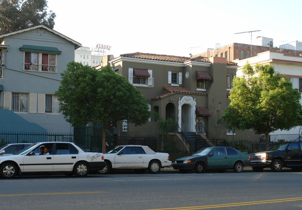 520 S Rampart Blvd in Los Angeles, CA - Foto de edificio