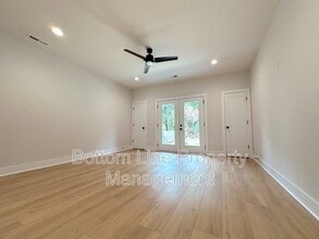 1360 Briar Creek Rd in Charlotte, NC - Building Photo - Building Photo
