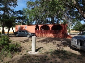 805 Prospect Ave in Dodge City, KS - Building Photo