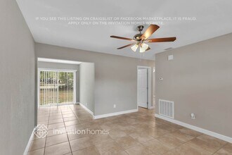 6815 N 48th St in Tampa, FL - Building Photo - Building Photo