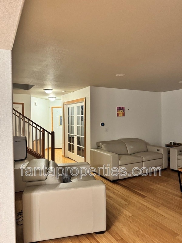 320 Zillah Pl SE in Renton, WA - Foto de edificio - Building Photo