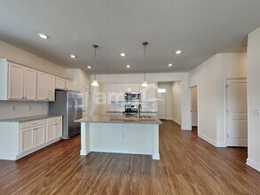 327 Pine Terrace Dr in Ruskin, FL - Building Photo - Building Photo