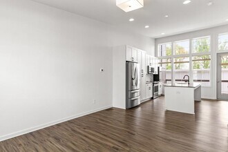 916 Brees Ct in Atlanta, GA - Building Photo - Building Photo