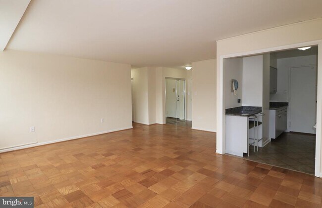 10500 Rockville Pike in Rockville, MD - Building Photo - Building Photo