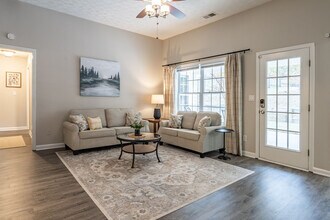 104 Kingston Pointe Dr in Kingston, GA - Building Photo - Building Photo