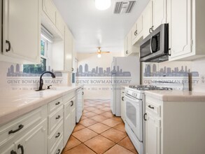 6129 Pembroke Dr in San Diego, CA - Building Photo - Building Photo