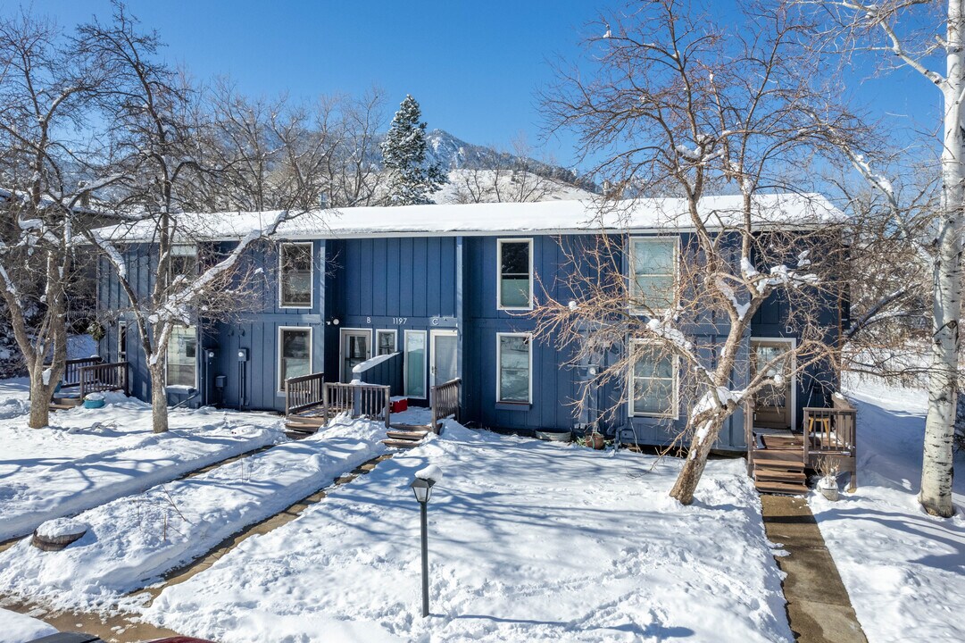 1197 Bear Mountain Dr in Boulder, CO - Foto de edificio