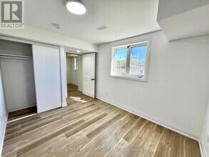 3271 Turnstone Blvd in Pickering, ON - Building Photo - Building Photo