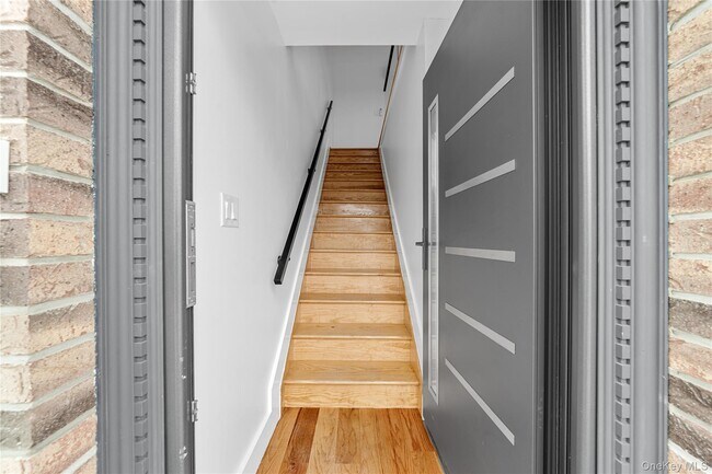 245-33 147th Rd in Queens, NY - Foto de edificio - Building Photo