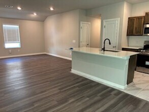 2104 SE 90th St in Oklahoma City, OK - Building Photo - Building Photo