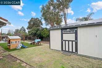 5607 Lassen Ct in Clayton, CA - Foto de edificio - Building Photo