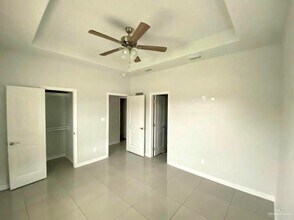 10 Bahamas Dr in Edinburg, TX - Building Photo - Building Photo