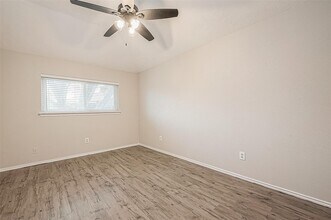 9247 Autumnsong Dr in Houston, TX - Building Photo - Building Photo